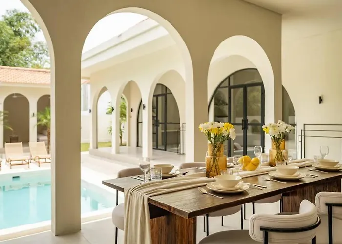 Stylish 3br Rayana, Prime Location Villa Canggu